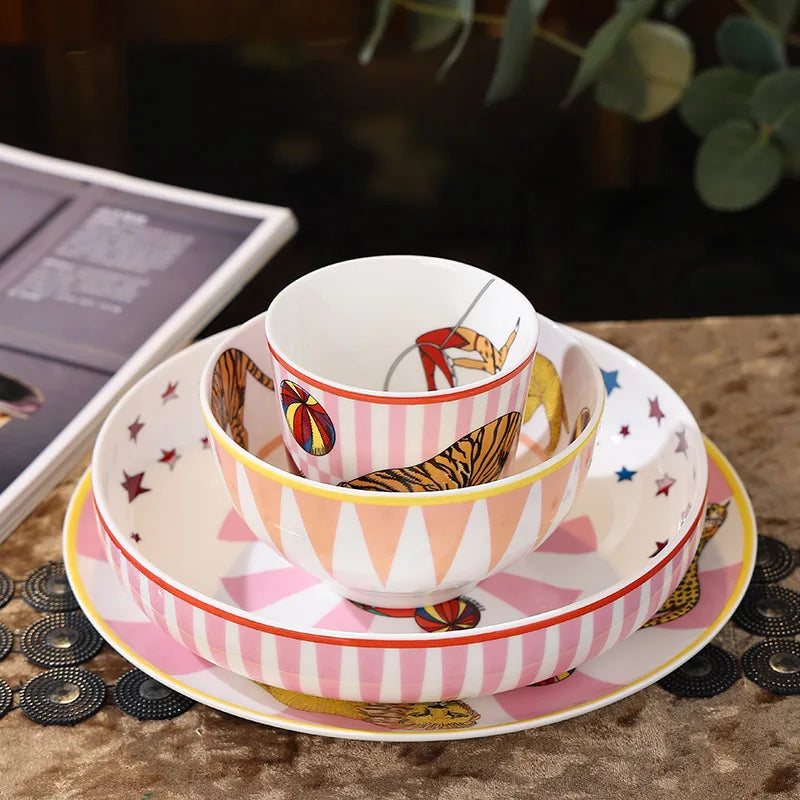 طقم أدوات مائدة للأطفال من DecorBites™ Circus Troup - أطباق، أوعية، كوب، قدر، صحن - هدية للأطفال