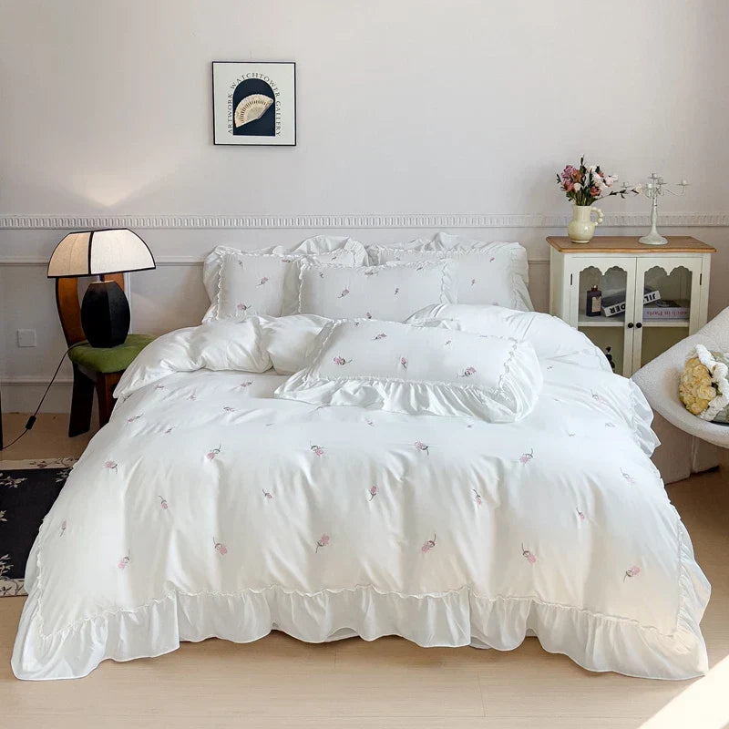 طقم ملاءات سرير بأزهار الورد الكورية من DecorBites™ بطبعات دانتيل مكشكشة - غطاء لحاف من القطن الناعم