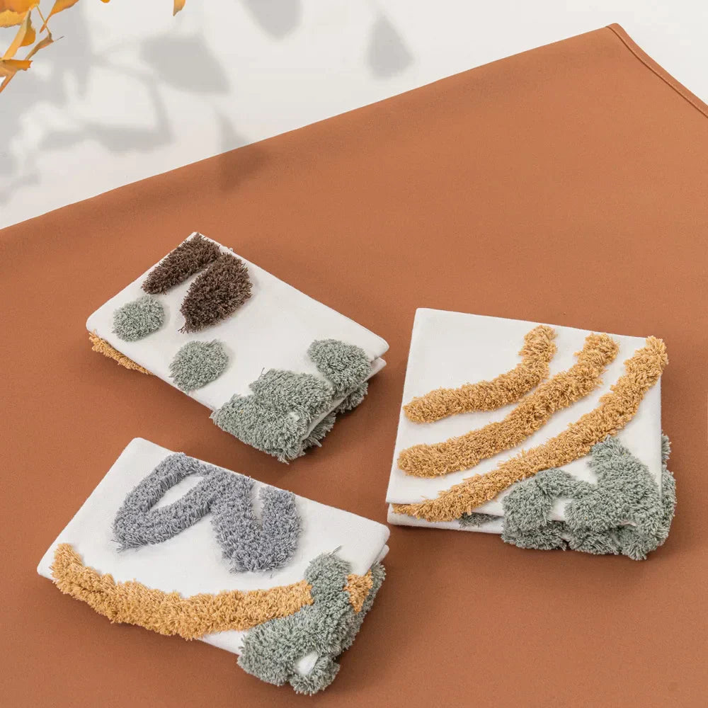 غطاء وسادة DecorBites™ مزخرف بأوراق الشجر على قماش قطني معنقد لديكور غرفة المعيشة والأريكة