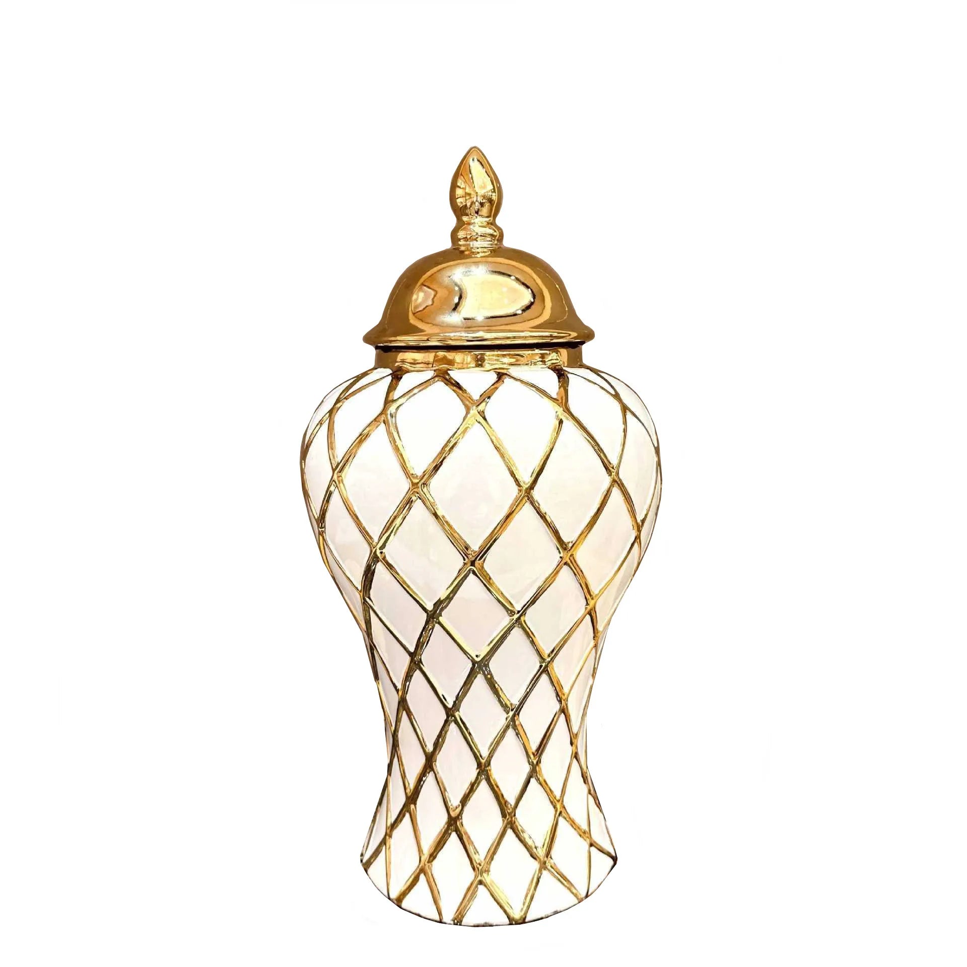 فازة بورسلين ذهبية بشكل ماسة من DecorBites™: ديكور منزلي سيراميكي أنيق ووعاء تخزين