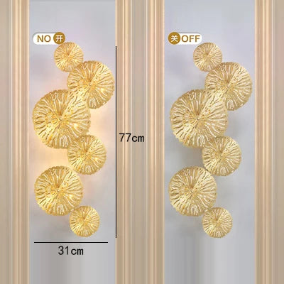 أباليك حائط بإطار نحاسي ذهبي بتصميم زهرة من DecorBites™ لإنارة غرف الطعام الفندقية
