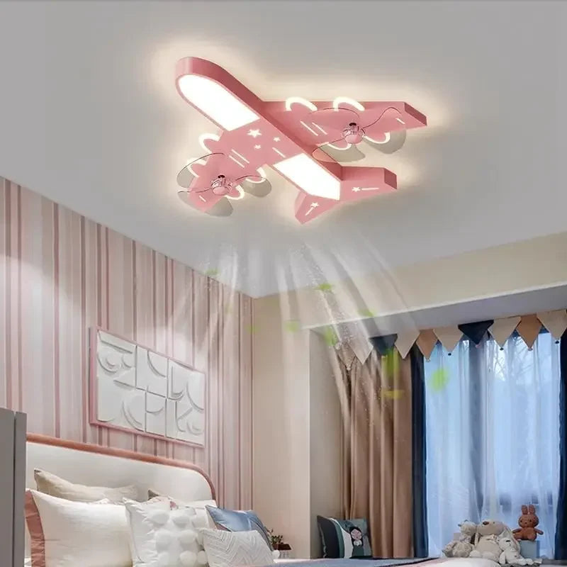 مروحة سقف إضاءة بتصميم طائرة لغرفة الأطفال من ديكور بايتس™