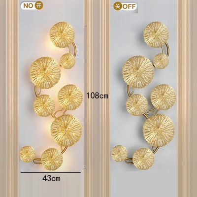 أباليك حائط بإطار نحاسي ذهبي بتصميم زهرة من DecorBites™ لإنارة غرف الطعام الفندقية