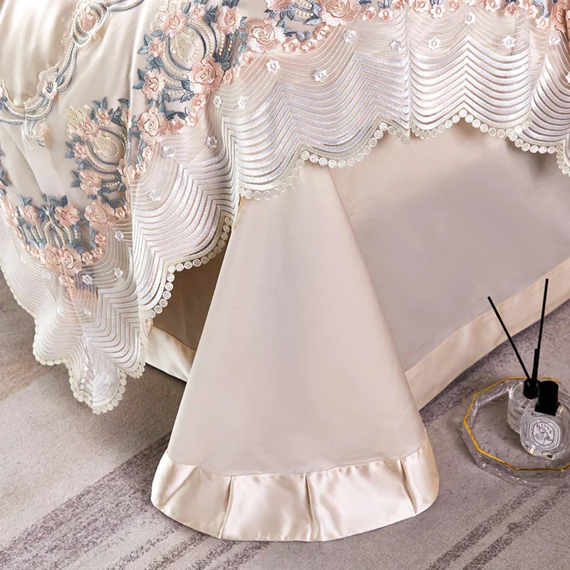 طقم مفروشات سرير الزفاف الفرنسي الفاخر من الحرير القطني المخرم من DecorBites™ لغرف نوم الأميرات الأنيقة
