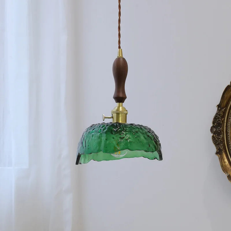 مصباح معلق LED من الزجاج الأخضر DecorBites™ بمفتاح مقبض، ثريا نحاسية