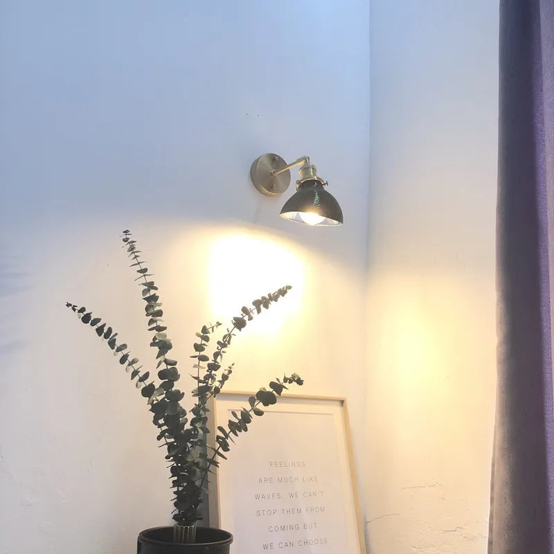 DecorBites™ مصباح حائط LED نحاسي زجاجي أخضر بتصميم نورديك حديث