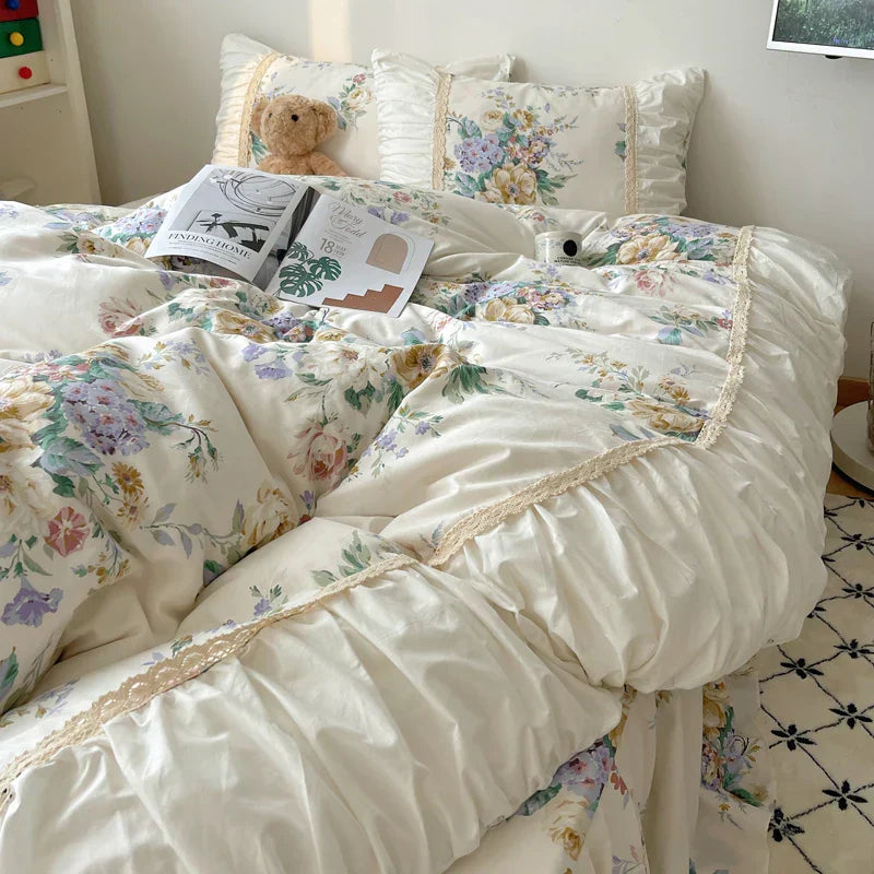 DecorBites™ طقم مفروشات أميرة كورية بنقشة الزهور - غطاء لحاف، غطاء سرير، أغطية وسائد