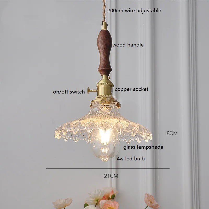 مصباح قلادة DecorBites™ LED زجاجي أخضر بمقبض خشبي نحاسي لديكور المنزل الاسكندنافي الحديث