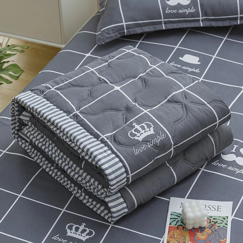 DecorBites™ Daisy Print Quilted Summer Quilt Set in Soft Breathable Fabric