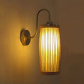 مصباح حائط آسيوي من الخيزران والنحاس بذراع مرنة (رقبة الإوزة) – أباليك لغرفة النوم
