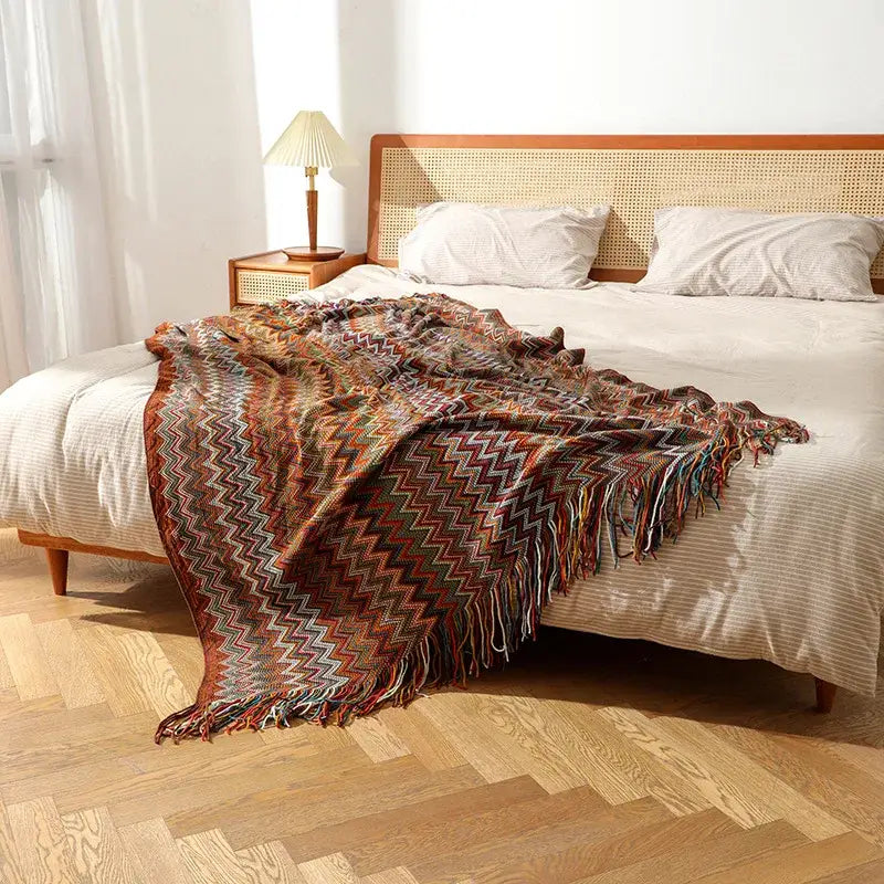 Jeté de lit bohème tricoté à pompons multicolore zigzag pour chambre à coucher