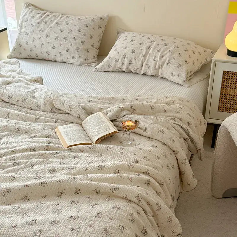 Cream polka dot floral quilt set bedroom bedding