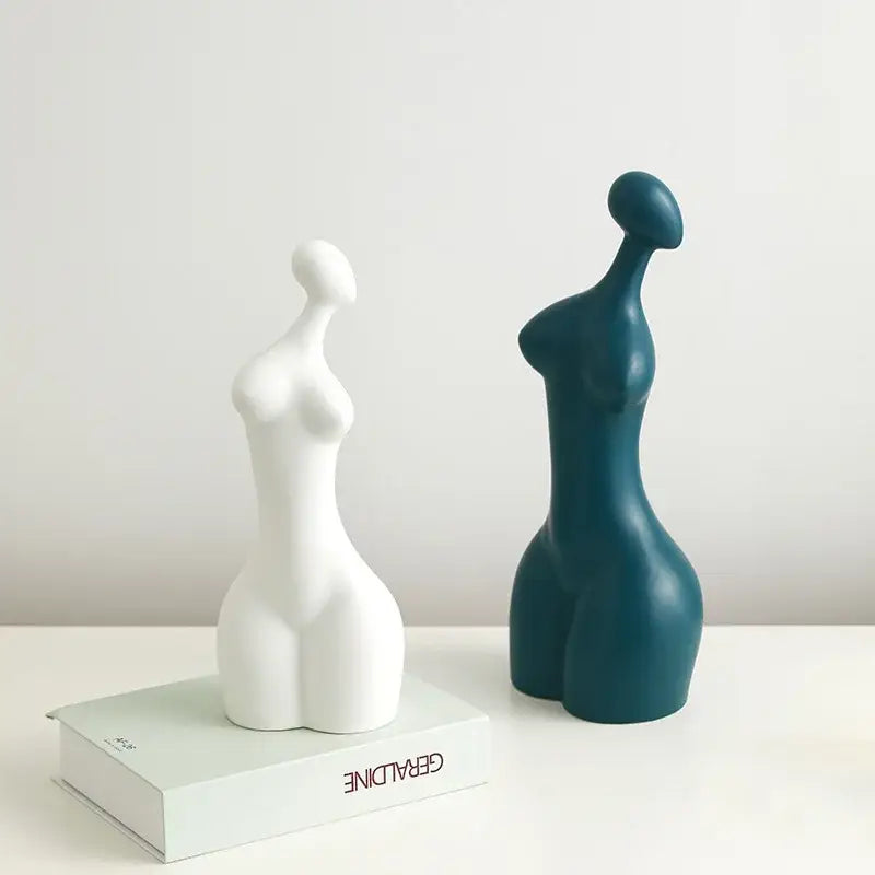 تماثيل امرأة عصرية مثيرة من السيراميك المجرد من DecorBites™ - زينة ديكور أبيض حديثة
