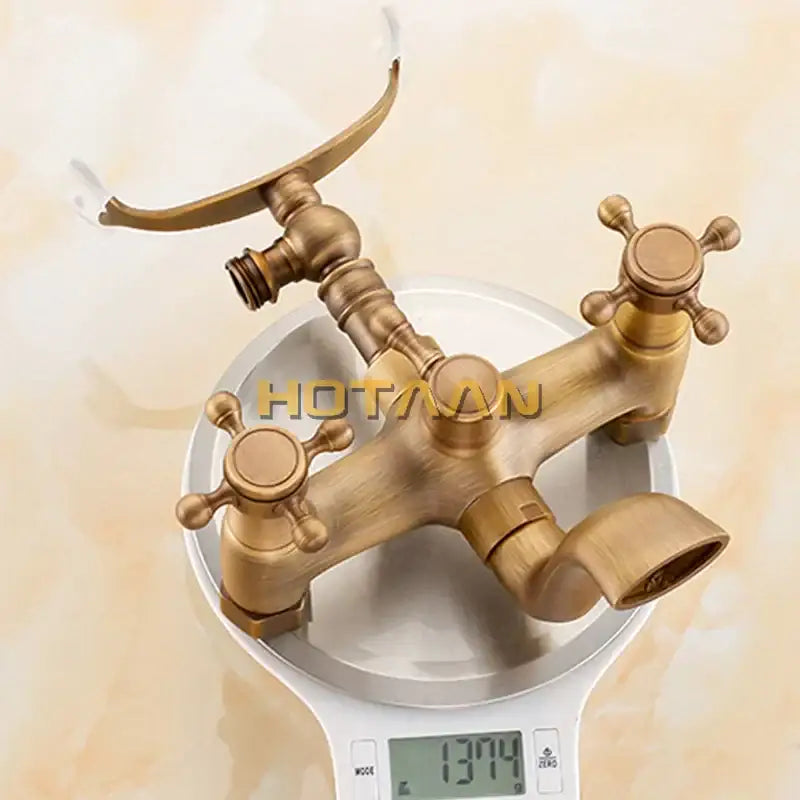 طقم صنبور دش نحاسي عتيق DecorBites™ مع رأس دش يدوي يثبت على الحائط