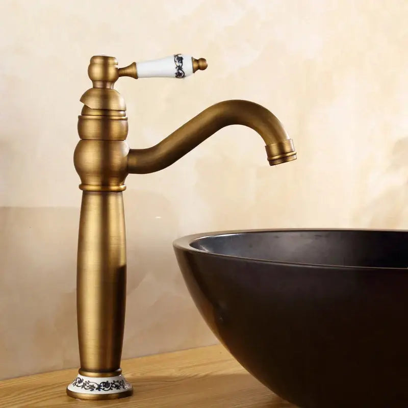 خلاط حوض الحمام النحاسي بلمسة نهائية عتيقة من DecorBites™ للحمام والمغاسل