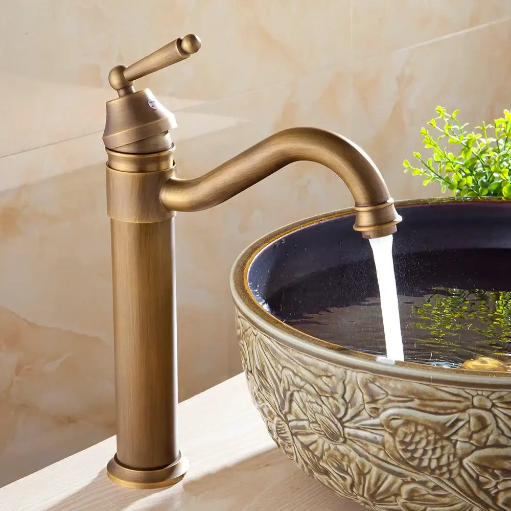 خلاط حوض الحمام النحاسي بلمسة نهائية عتيقة من DecorBites™ للحمام والمغاسل