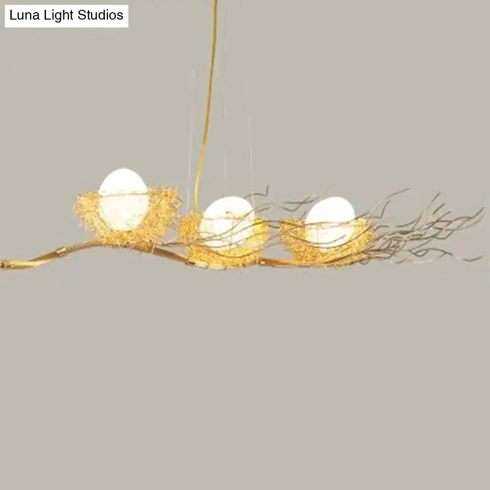 DecorBites™ ثريا جزرية فنية من 3 لمبات باللون البيج بتصميم عش وبيض مع غطاء زجاجي كريمي
