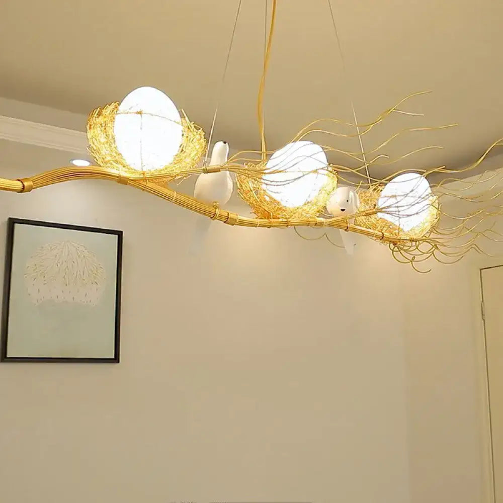 DecorBites™ ثريا جزرية فنية من 3 لمبات باللون البيج بتصميم عش وبيض مع غطاء زجاجي كريمي
