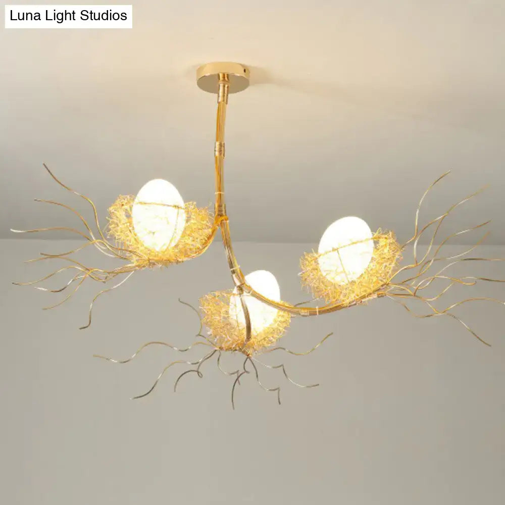 DecorBites™ ثريا جزرية فنية من 3 لمبات باللون البيج بتصميم عش وبيض مع غطاء زجاجي كريمي