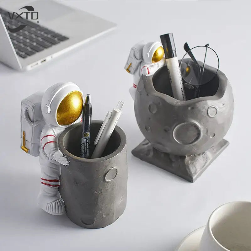 DecorBites™ Astronaut Cosmonaut Pen Holder Figurines for Home Office Desk Decoration