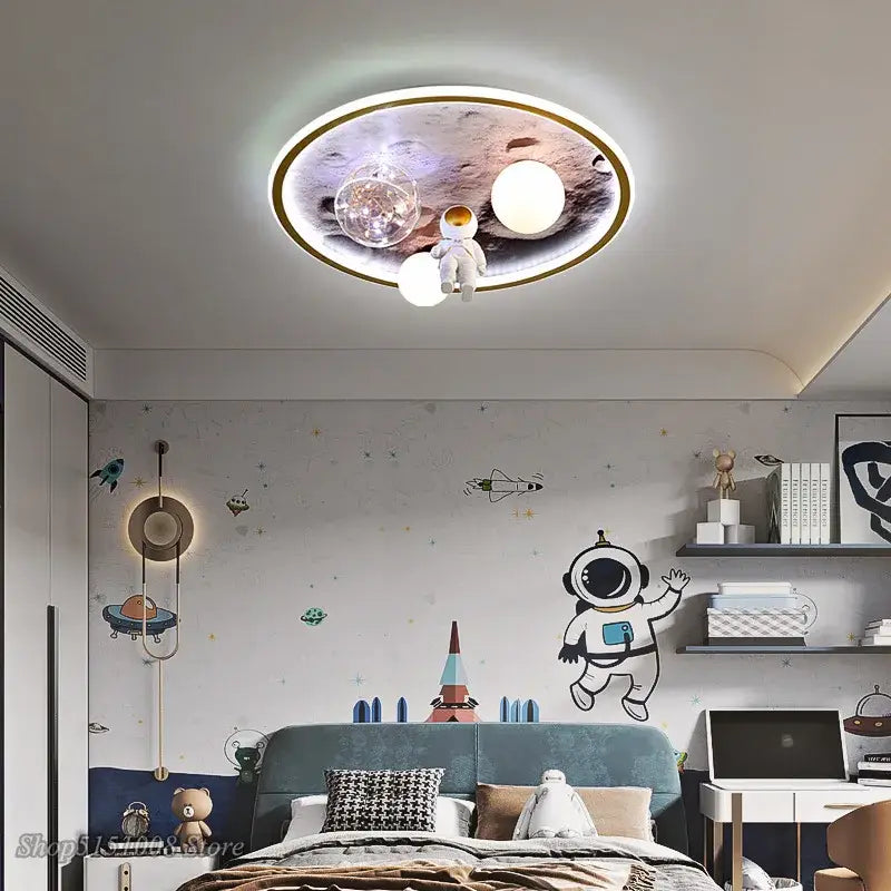 مصباح سقف ليد DecorBites™ بتصميم رائد فضاء لغرف نوم الأطفال والأولاد والبنات