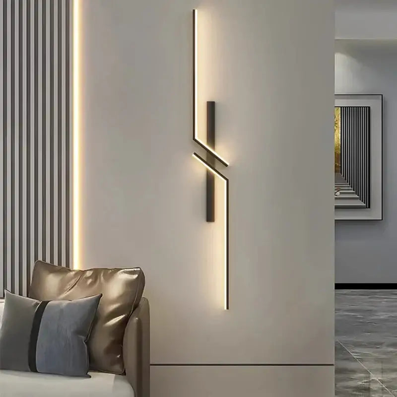 أضواء جدار DecorBites™ السوداء والذهبية LED: مصباح جداري عصري لخلفية التلفاز، غرف النوم، والسلالم