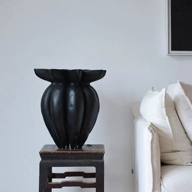 DecorBites™ Black Jellyfish Petal Vase - Artistic Home Décor Handicraft
