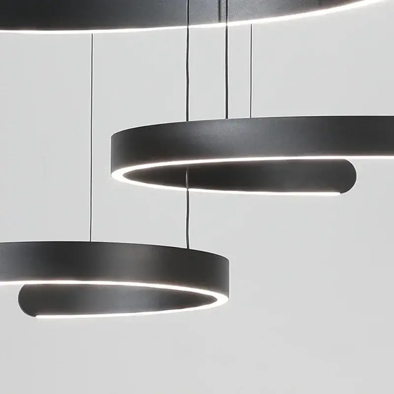 ثريا قلادة DecorBites™ LED سوداء للبهو والسلالم والبار، مصباح تعليق داخلي بسيط