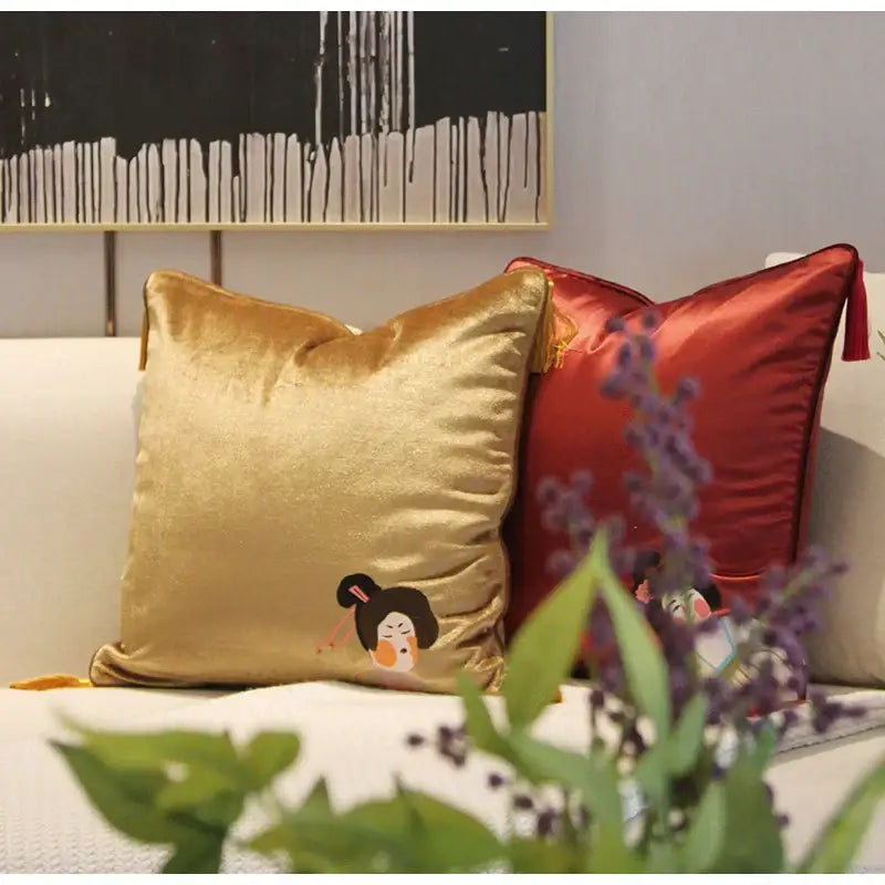 DecorBites™ Chinoiserie Tang Dynasty Lady Embroidered Cushion Cover for Sofa