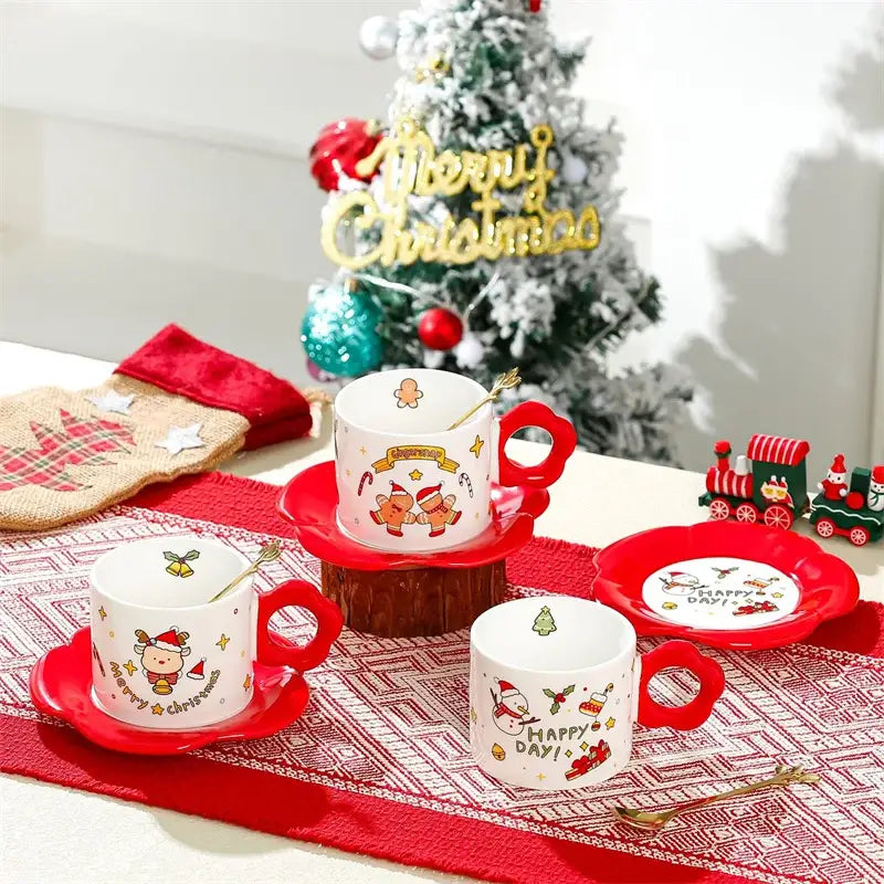 طقم شاي سيراميك سانتا لعيد الميلاد من DecorBites™ مع ملعقة وفنجان قهوة وطبق فني