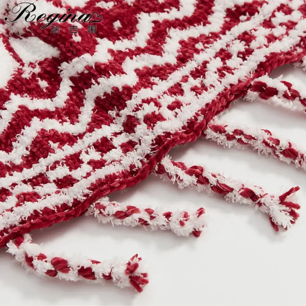 DecorBites™ Christmas Chunky Knit Blanket - Cozy Microfiber with Tufted Knitted Design and Fringes
