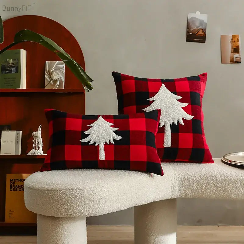 غطاء وسادة DecorBites™ Christmas Plaid بمربعات حمراء وسوداء للمنزل والأريكة والسرير