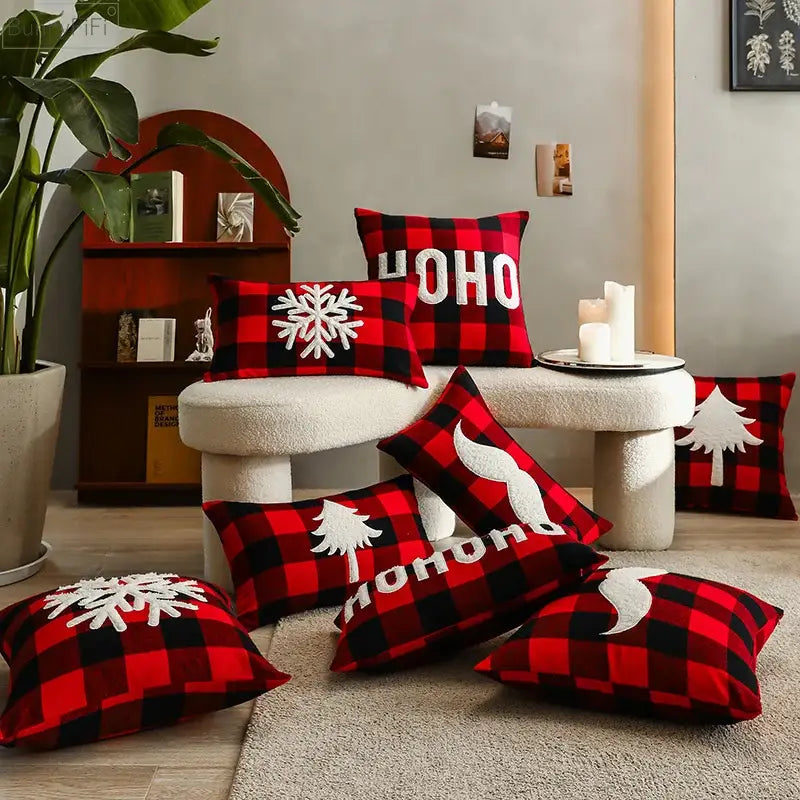 غطاء وسادة DecorBites™ Christmas Plaid بمربعات حمراء وسوداء للمنزل والأريكة والسرير