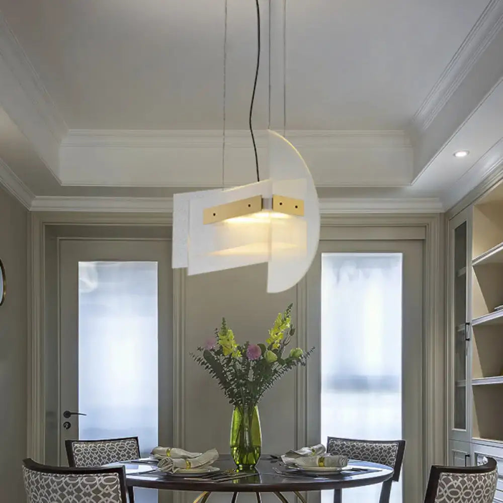 DecorBites™ ثريا ذهبية هندسية عصرية: مصباح تعليق LED زجاجي شفاف لغرفة الطعام