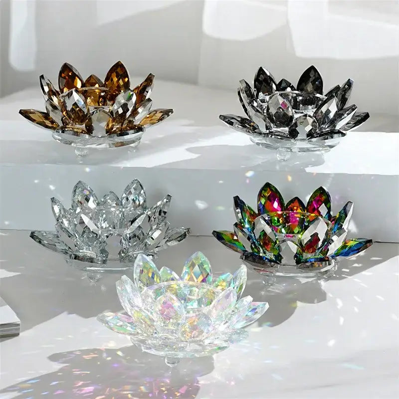DecorBites™ Crystal Lotus Candle Holder Aromatherapy Base Candelabros