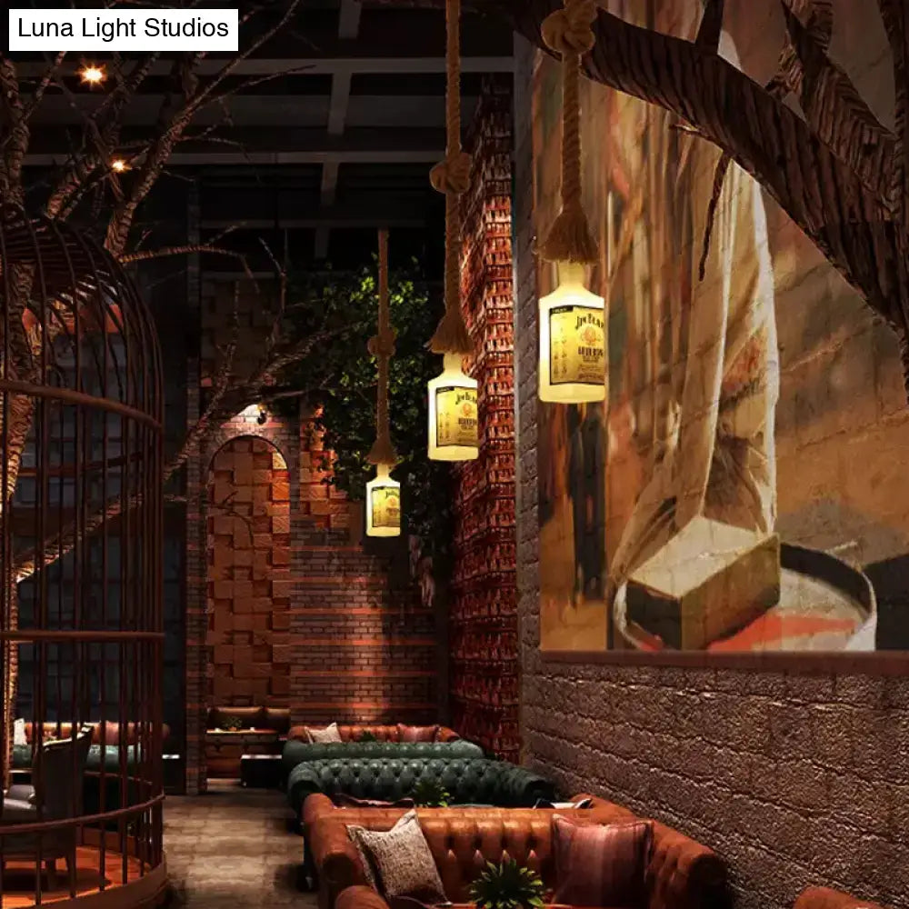 مصباح جزيرة زجاجي أبيض مصنفر ™DecorBites - طراز علوي، تصميم زجاجة نبيذ سوداء - مثالي للمطاعم، إضاءة معلقة بالسقف