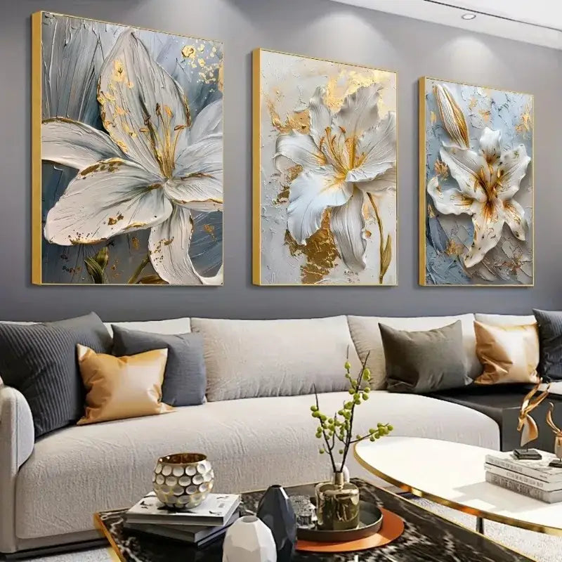 لوحة حائط قماشية ثلاثية الأبعاد بتصميم زهري باللونين الذهبي والأبيض من DecorBites™