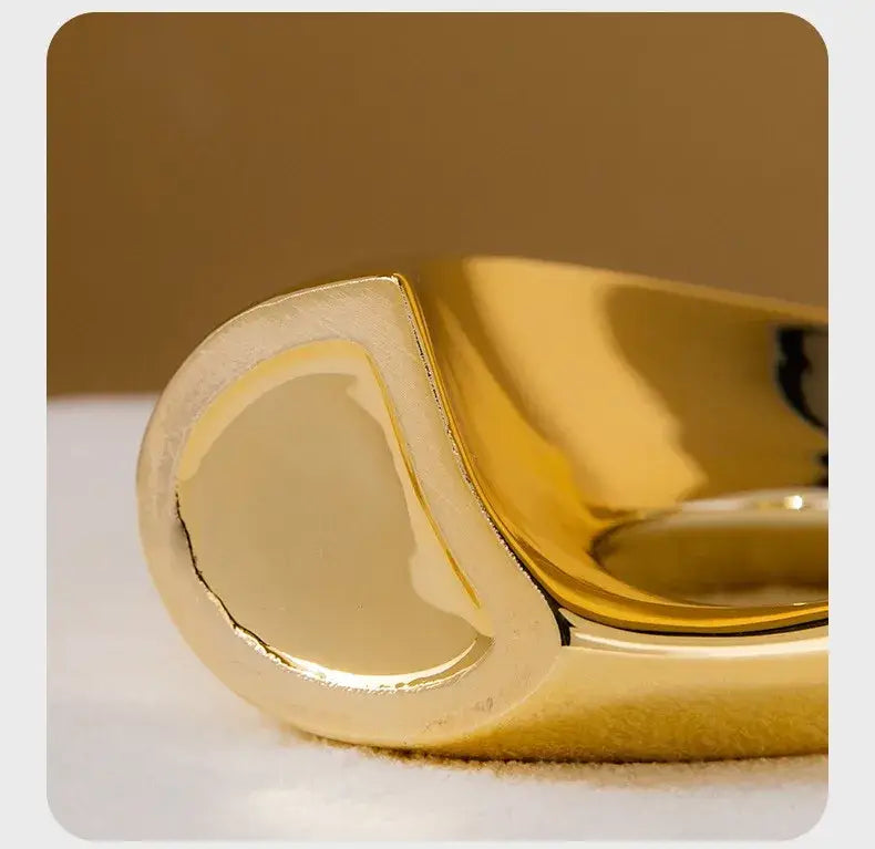 DecorBites™ Golden Flower Vase - Home Decor Accessory