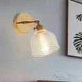 وحدة إضاءة جدارية زجاجية بقبة شفافة من DecorBites™ Industrial: مصباح منشوري بغرفة نوم بضوء واحد
