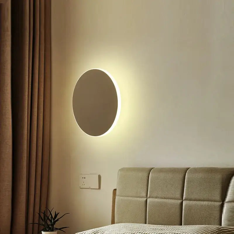 مصابيح جدارية دائرية LED RGB من DecorBites™: حساسة للمس من الأكريليك، تحكم عن بعد لديكور غرفة النوم الداخلي