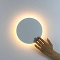 مصابيح جدارية دائرية LED RGB من DecorBites™: حساسة للمس من الأكريليك، تحكم عن بعد لديكور غرفة النوم الداخلي