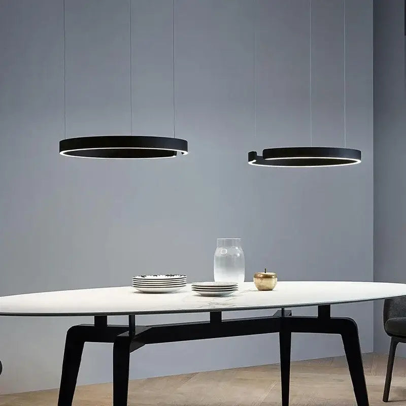 ثريا حلقة LED من DecorBites™: إضاءة حديثة لطاولة غرفة الطعام وديكور منزلي