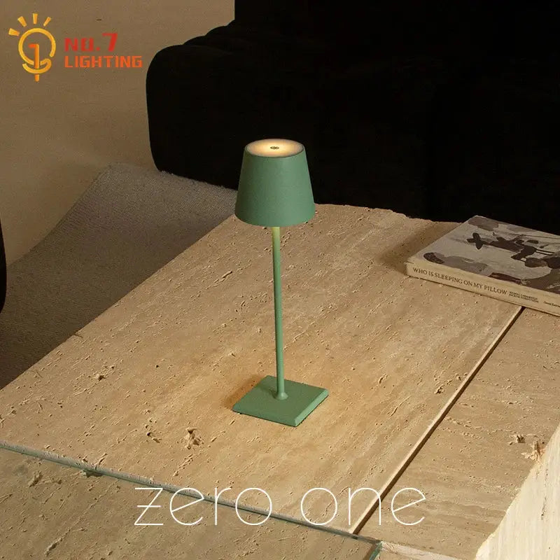 Lampe de table LED tactile DecorBites™ pour la maison, le bureau ou l'hôtellerie avec chargement USB