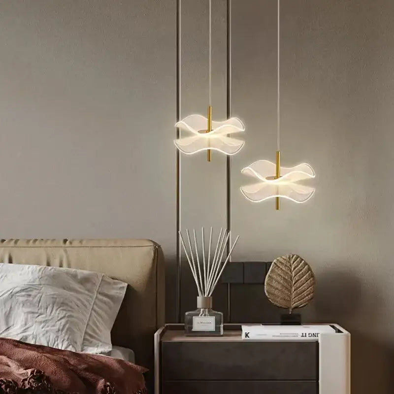 مصابيح متدلية بتصميم ورقة اللوتس من ديكور بايتس™: ثريا إضاءة LED فنية للمطاعم وغرف النوم