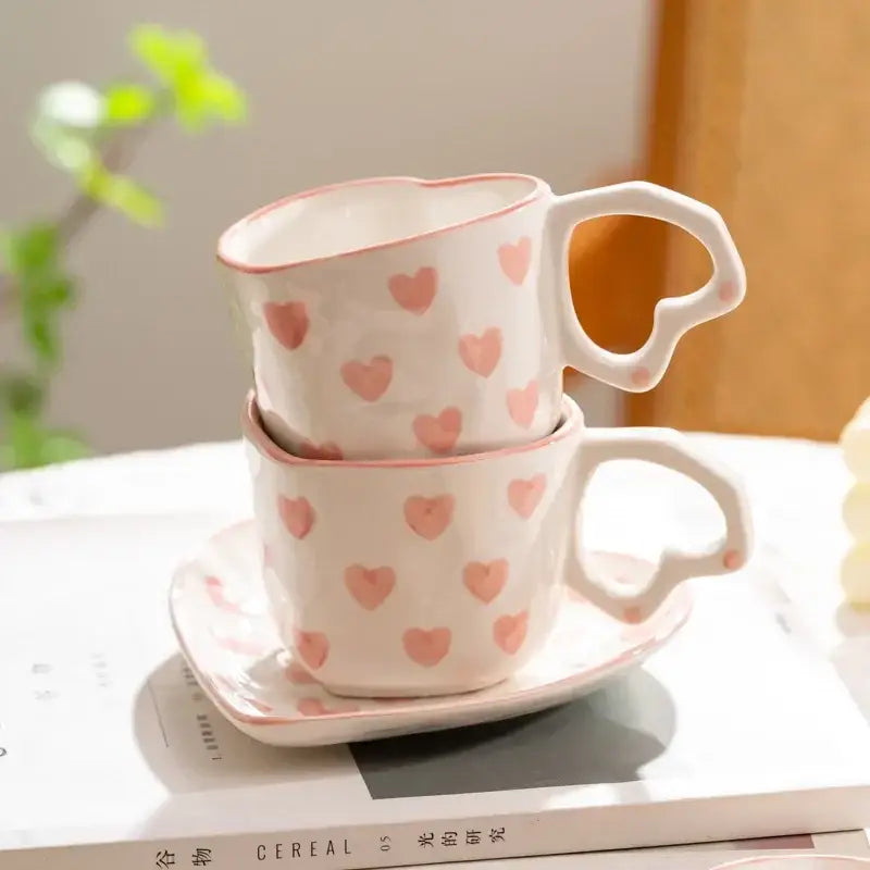 DecorBites™ كوب قهوة خزفي مرسوم يدويًا على شكل قلب، كوب شاي لطيف للمنزل والمكتب