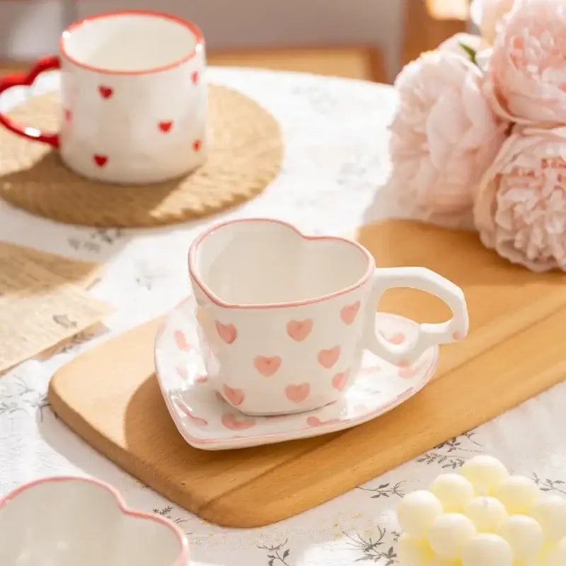 DecorBites™ كوب قهوة خزفي مرسوم يدويًا على شكل قلب، كوب شاي لطيف للمنزل والمكتب