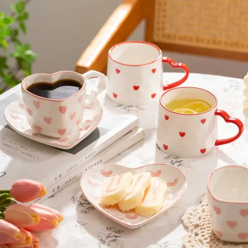 DecorBites™ كوب قهوة خزفي مرسوم يدويًا على شكل قلب، كوب شاي لطيف للمنزل والمكتب