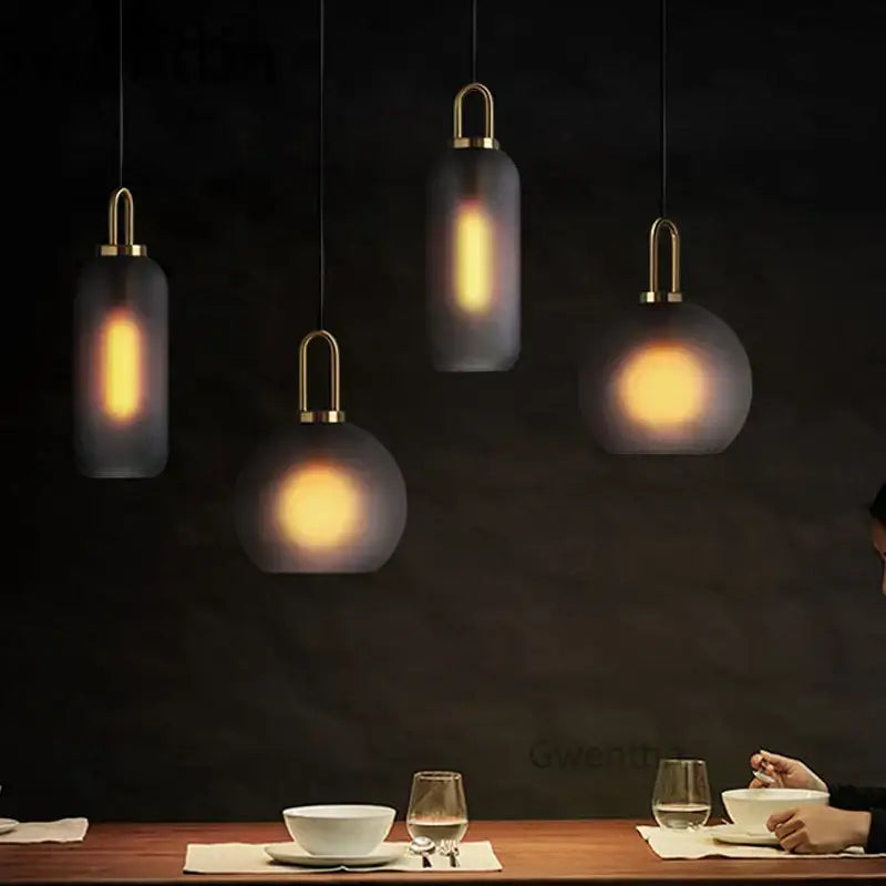 أضواء قلادة DecorBites™ Luxe الزجاجية الكروية: مصباح LED إسكندنافي معلق لديكور فني منزلي