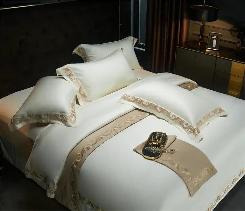 طقم سرير كوين كينغ من القطن المصري 1400TC بتطريز ذهبي فاخر من DecorBites™
