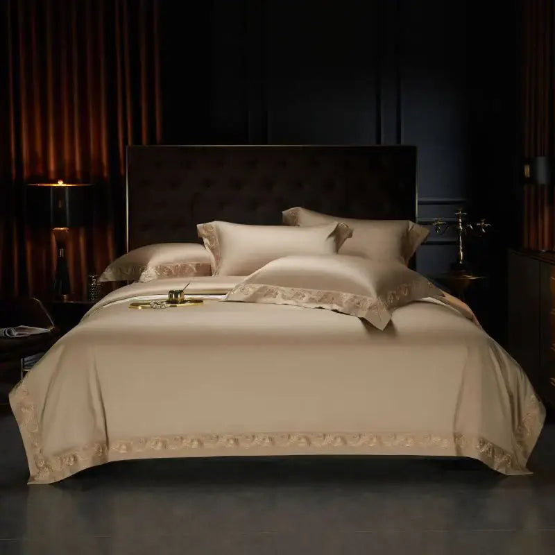 طقم سرير كوين كينغ من القطن المصري 1400TC بتطريز ذهبي فاخر من DecorBites™